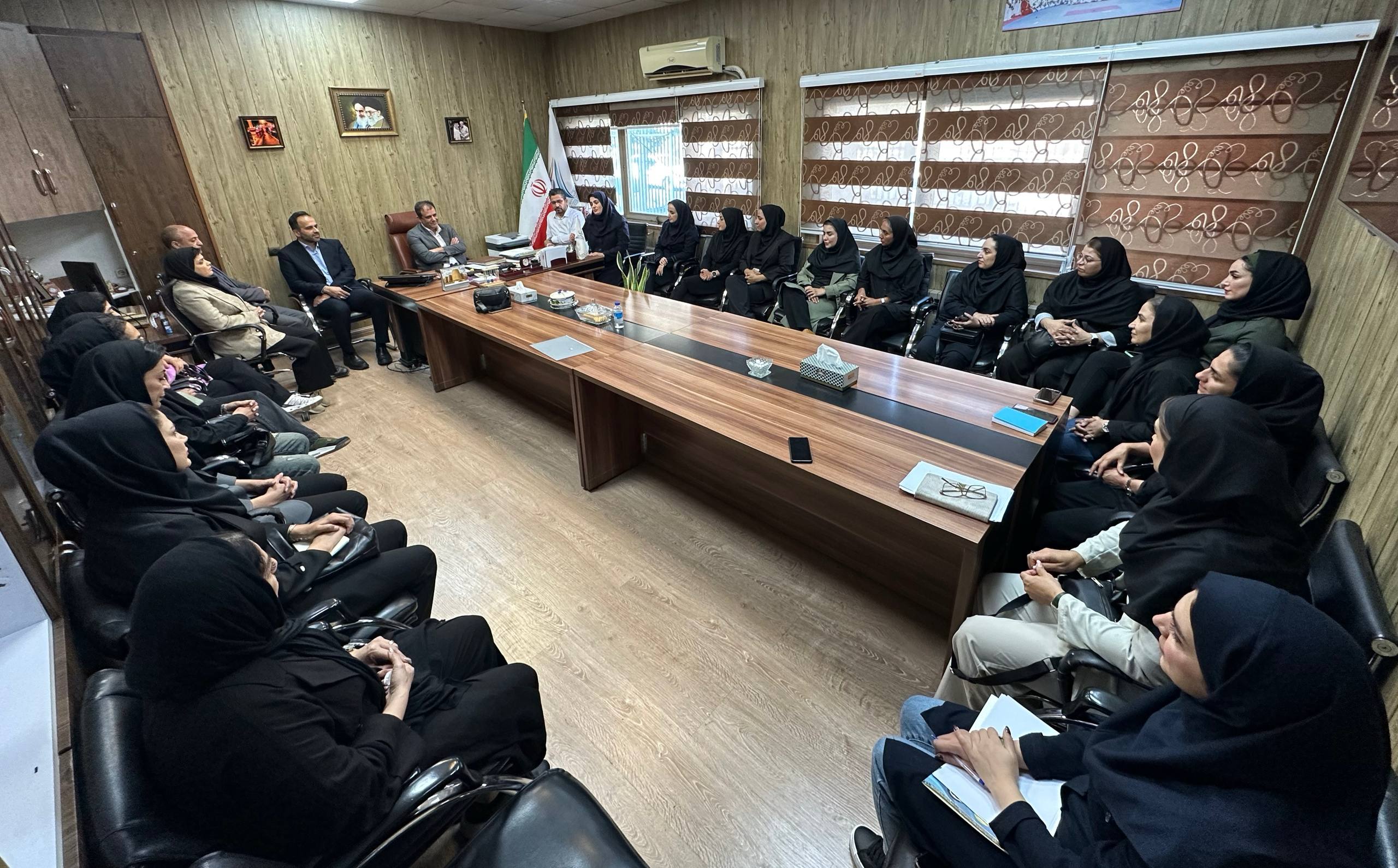 نشست هم‌انديشي مربيان سازنده بانوان برگزار شد