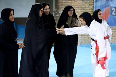 حضور كاظمي پور و فرهادي زاد در تمرين تيم ملي كاراته بانوان