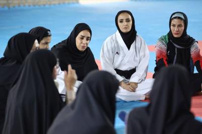 حضور كاظمي پور و فرهادي زاد در تمرين تيم ملي كاراته بانوان
