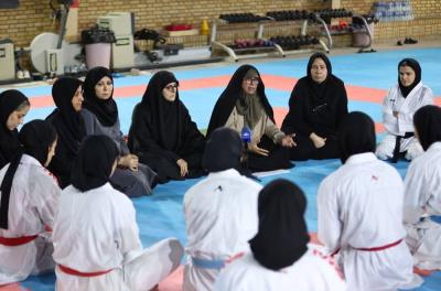 حضور كاظمي پور و فرهادي زاد در تمرين تيم ملي كاراته بانوان