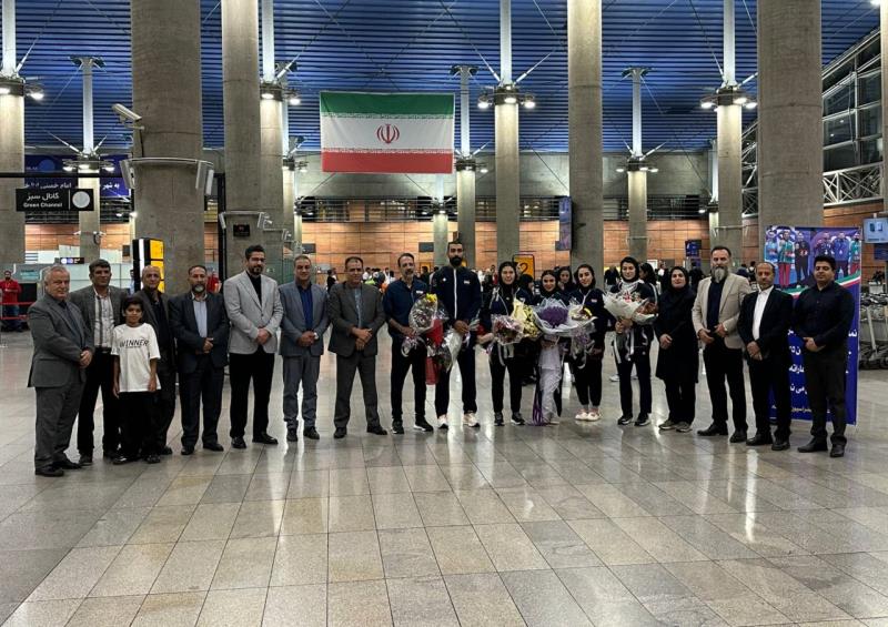 مراسم استقبال از تيم اعزامي به بازي هاي جهاني برگزار شد
