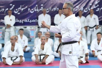 گزارش تصويري شماره دو از گردهمايي و همايش پيشكسوتان كاراته 