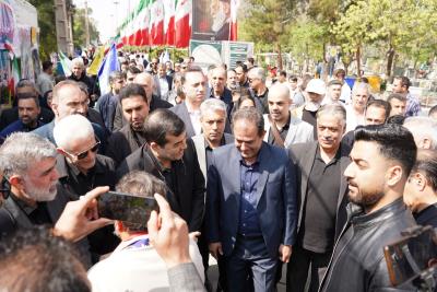 استقبال پر شور خانواده كاراته در مراسم تقدير از خانواده شهداي ورزشكار جنگ رمضان_ قطعه ۴۲ بهشت زهرا (س) 