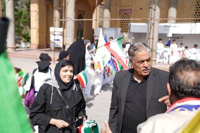 استقبال پر شور خانواده كاراته در مراسم تقدير از خانواده شهداي ورزشكار جنگ رمضان_ قطعه ۴۲ بهشت زهرا (س) 