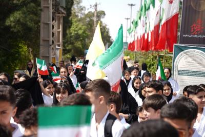 استقبال پر شور خانواده كاراته در مراسم تقدير از خانواده شهداي ورزشكار جنگ رمضان_ قطعه ۴۲ بهشت زهرا (س) 