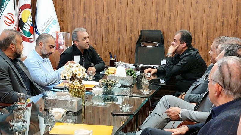 ديدار فروردين، نماينده و رئيس فراكسيون ورزش مجلس شوراي اسلامي با رئيس فدراسيون كاراته