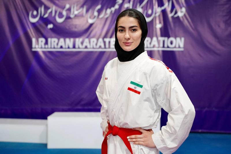 پرچمي بر دوش يك قهرمان؛ افتخاري براي كاراته ايران