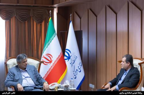 استاندار مرکزی: برای حمایت از کاراته استان پای کار هستم